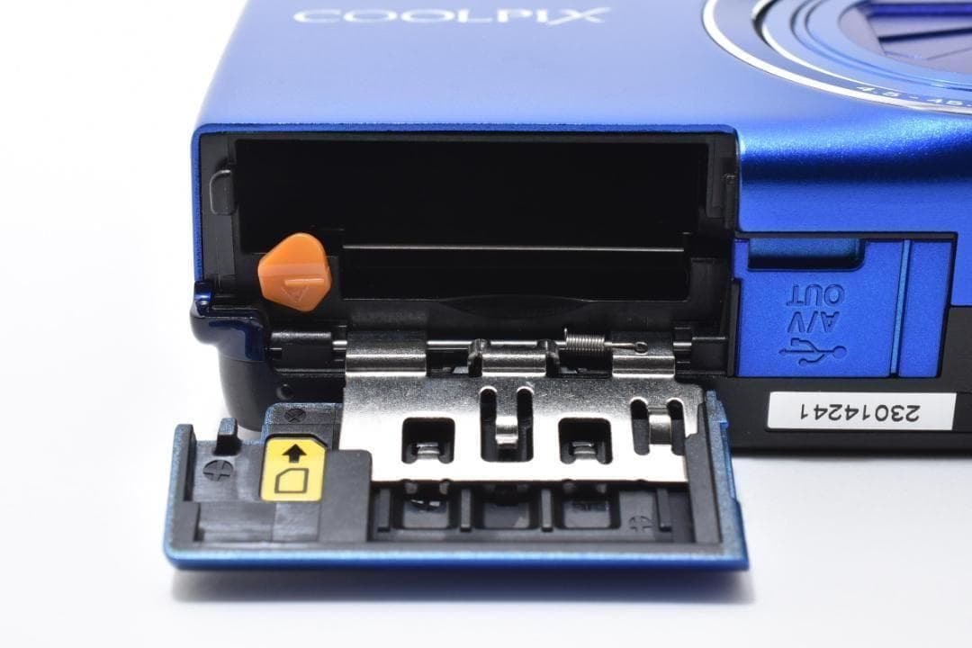 【お値下げ歓迎・ほぼ新品】　Nikon COOLPIX S6200 ブルー