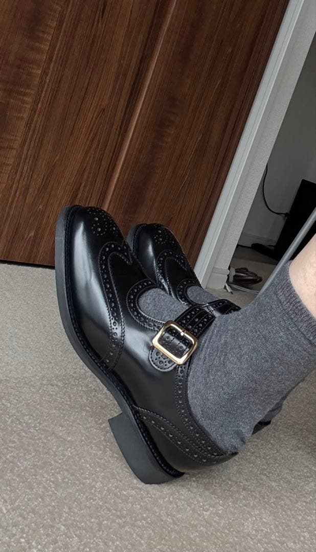 【ほぼ新品】SANDERS 2265B FEMALE PUNCHEDSANDAL