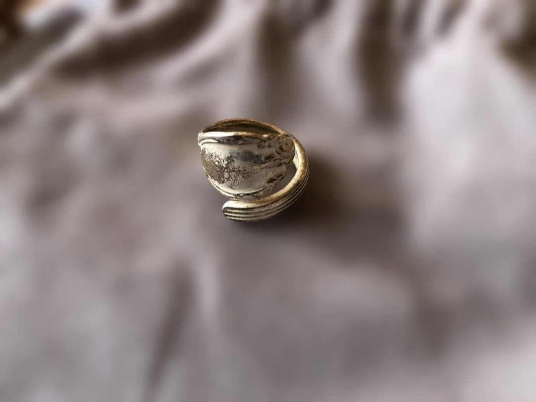 ターコイズ・コーラル装飾バングル、リング３点セット