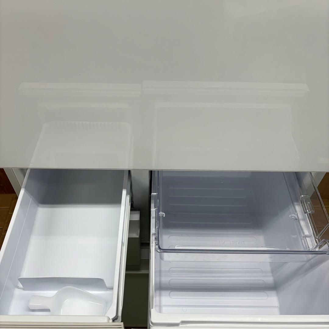 181Y シャープ　大型冷蔵庫 500L〜600L 自動製氷器付き　5ドア