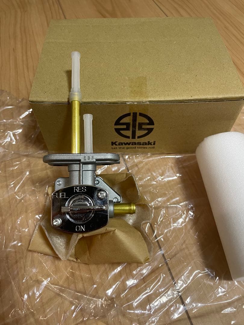 カワサキ純正新品 ゼファー1100 燃料コック