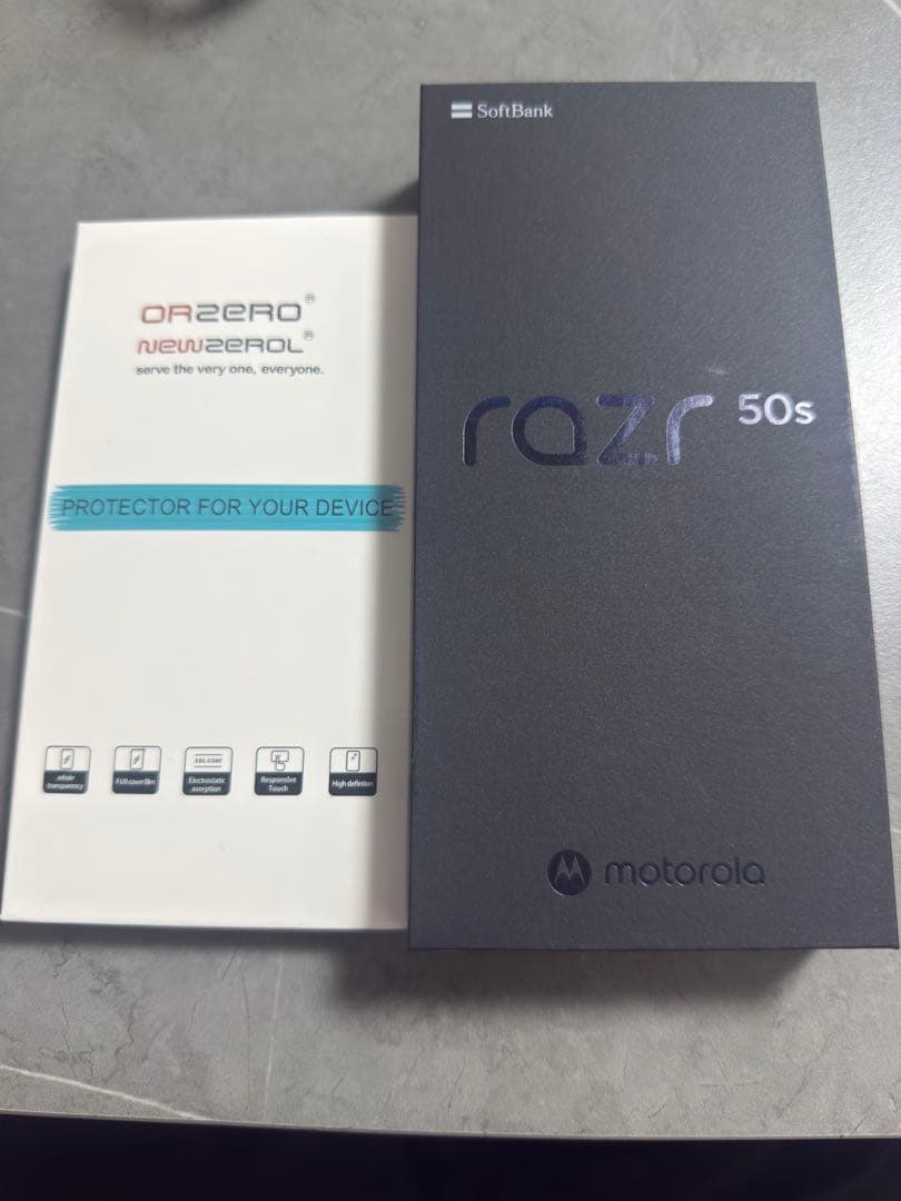 美品！最終値下げ12日までSALE。 motorola razr 50s