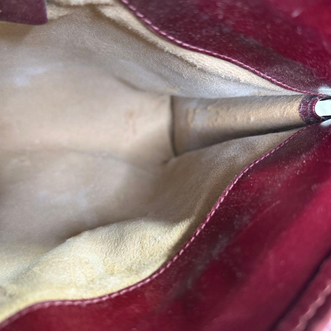 GUCCI セカンドバッグ　クラッチバッグ　レザー　ロゴ　GG 赤