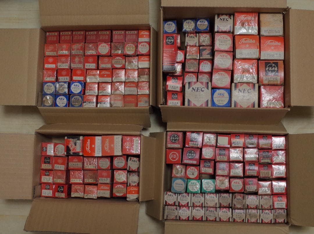 真空管セット(総数 約150個)