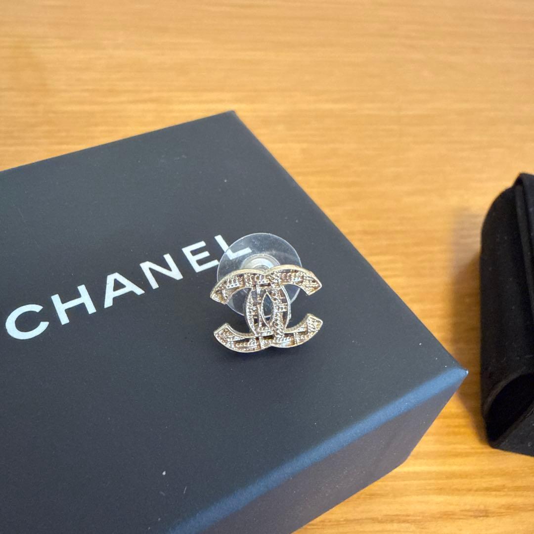 【siroさん専用】CHANEL CCロゴ ピアス(片耳用)