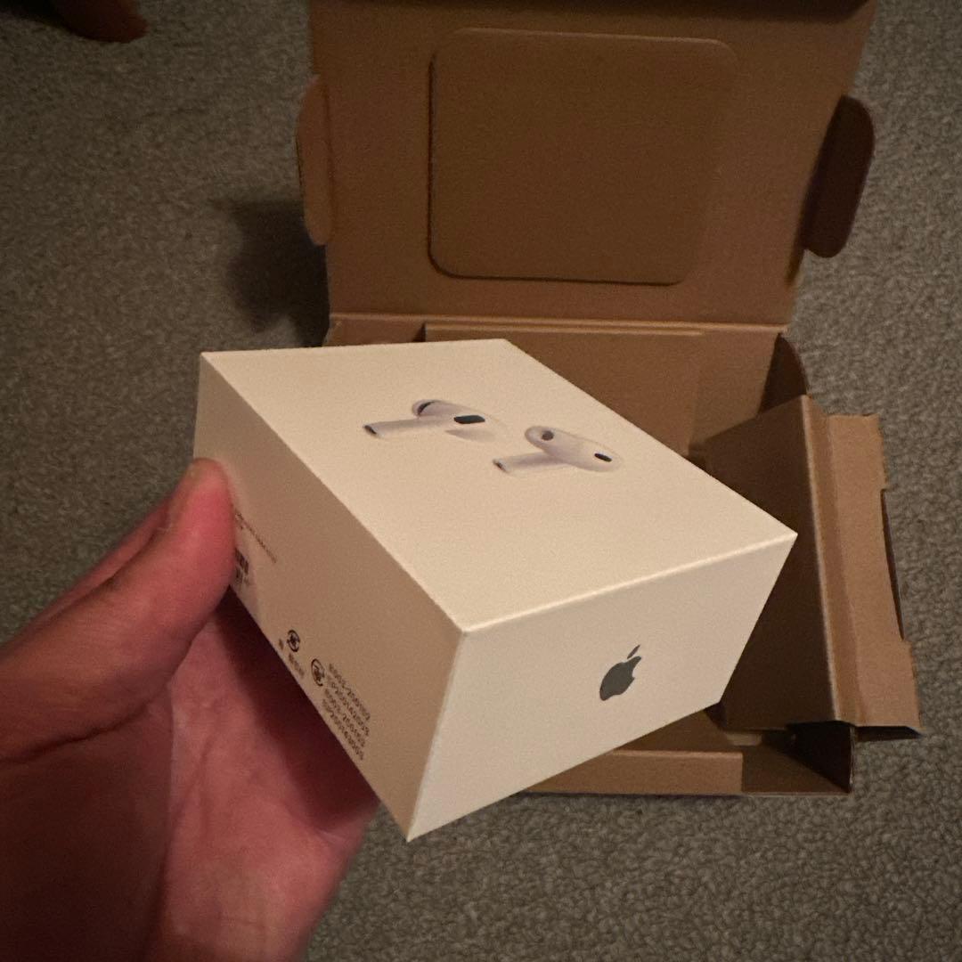 Apple AirPods Pro3本体 新品未開封　オマケ付き