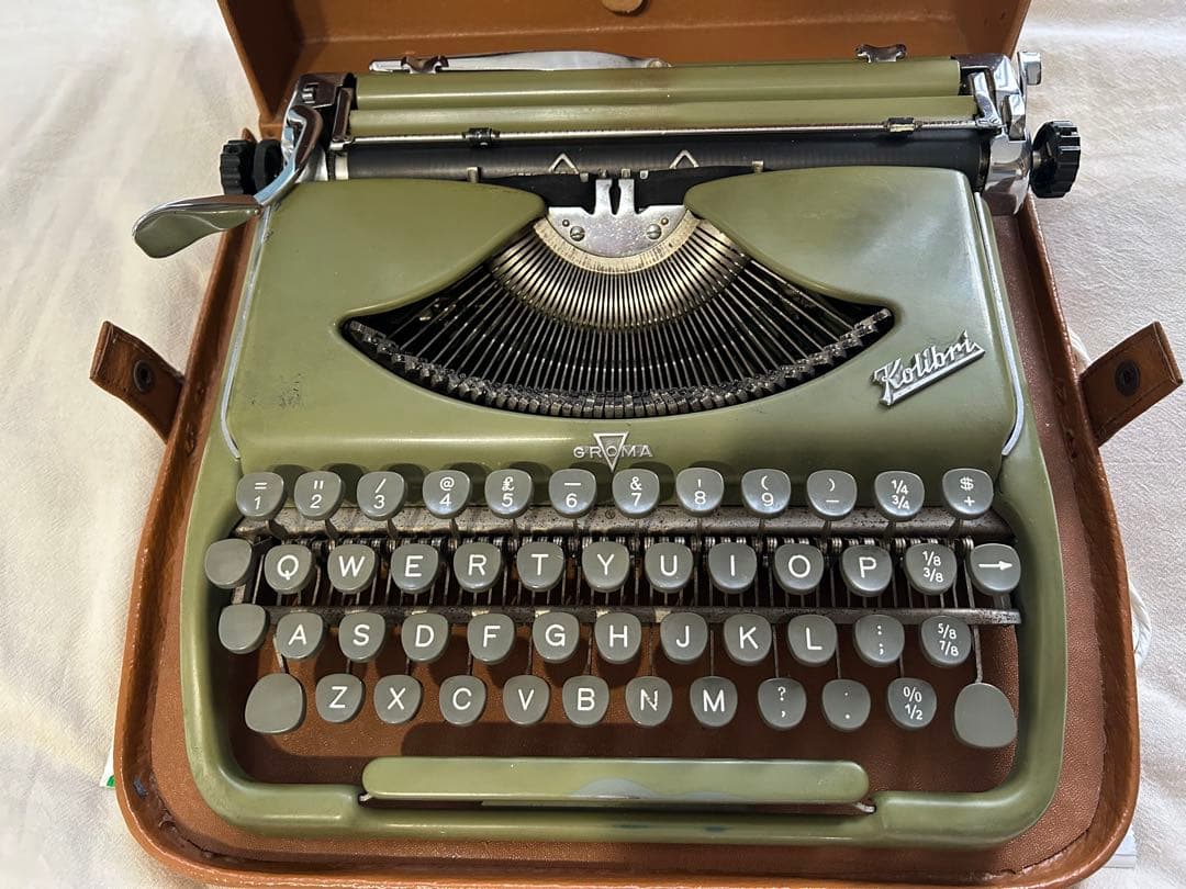 Groma Kolibri タイプライター＜ポータブルケース付き＞アンティーク