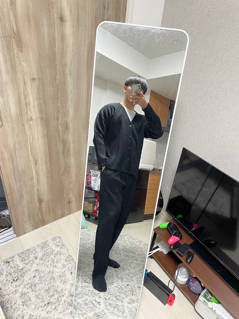 プリーツパンツ　センタープレス　サイズ3 オムプリッセイッセイミヤケ　黒