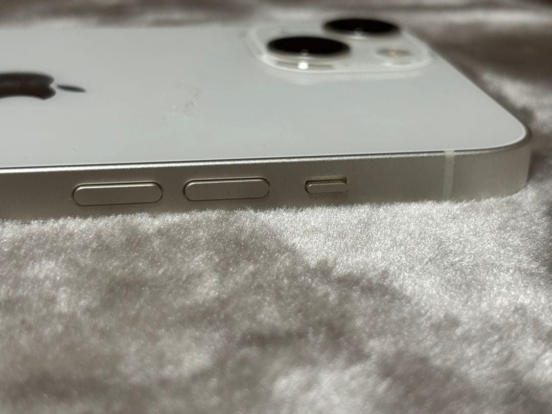 iPhone 13 128GB Starlight（スターライト）本体