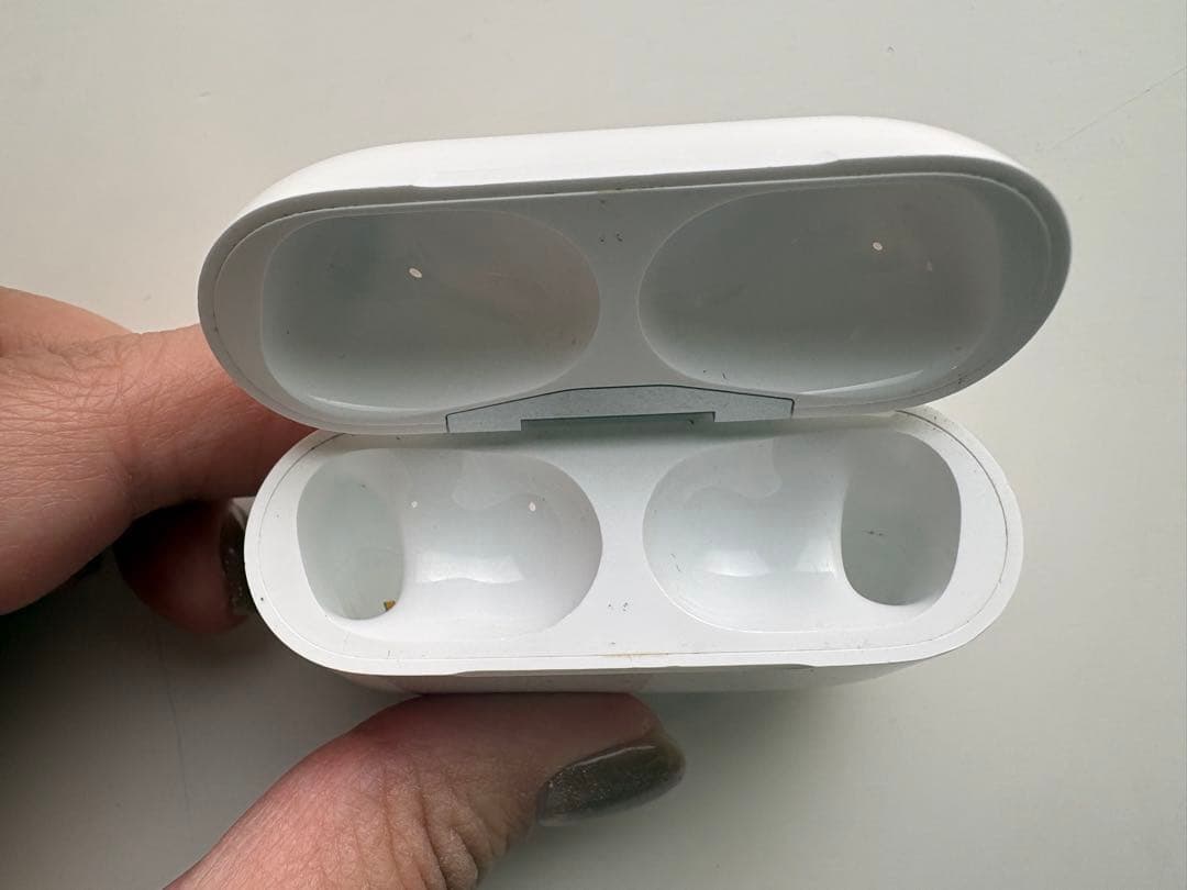 Apple AirPods Pro 2 本体 ホワイト 充電ケーブル付き